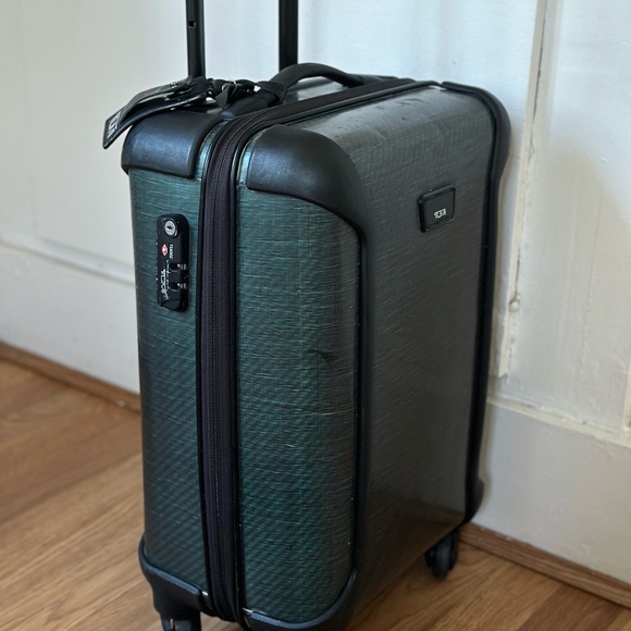 TUMI - Picture 5 of 12